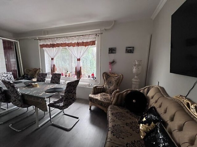 Eladó családi ház, Lábatlanon 66.9 M Ft, 4 szobás