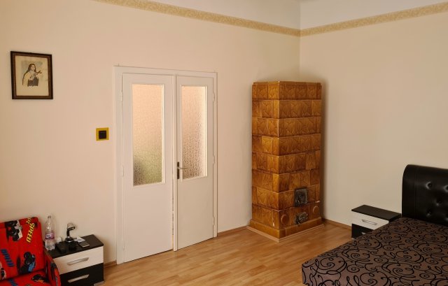 Eladó családi ház, Sopronban 39.9 M Ft, 2 szobás