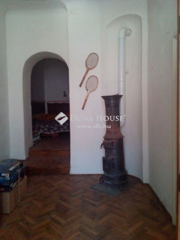 Eladó családi ház, Pécsett 110 M Ft, 4 szobás