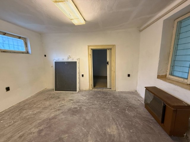 Eladó családi ház, Kiskunhalason 22.9 M Ft, 3 szobás