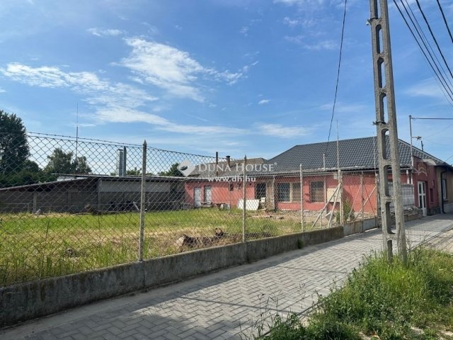 Eladó családi ház, Vecsésen 50 M Ft, 1 szobás