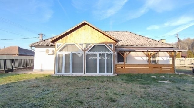 Eladó családi ház, Tápiószecsőn 56 M Ft, 3 szobás