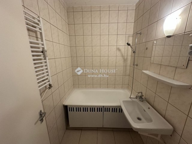 Eladó panellakás, Budapesten, X. kerületben 42 M Ft, 1 szobás