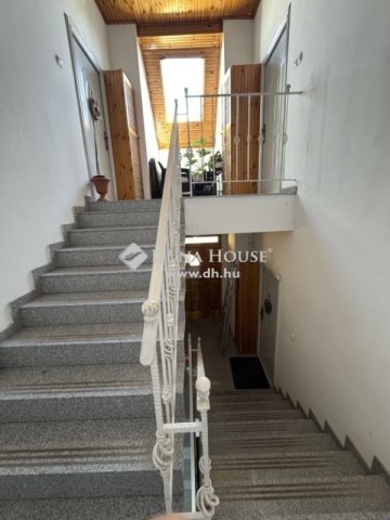Eladó családi ház, Budapesten, XVIII. kerületben 410 M Ft