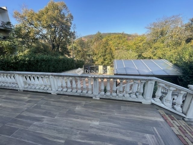 Eladó családi ház, Budapesten, II. kerületben 424.2 M Ft