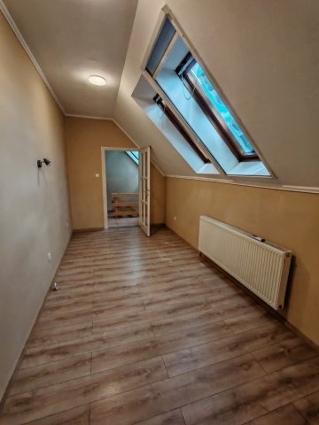 Kiadó téglalakás, albérlet, Cegléden 160 E Ft / hó, 2 szobás