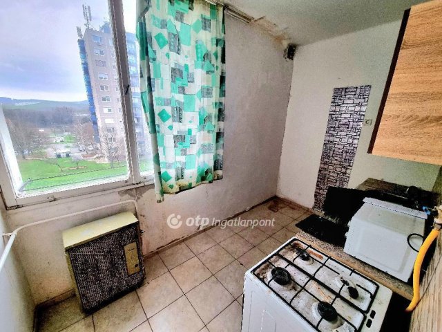 Eladó panellakás, Bátonyterenyén 8.2 M Ft, 1 szobás