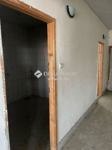 Eladó családi ház, Galgahévízen 135 M Ft, 1 szobás