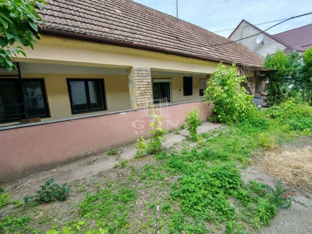 Eladó családi ház, Baján 15.9 M Ft, 3 szobás