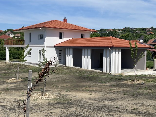Eladó családi ház, Cserszegtomajon 169 M Ft, 4 szobás