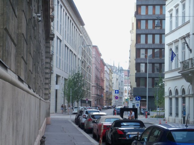 Eladó téglalakás, Budapesten, V. kerületben, Steindl Imre utcában