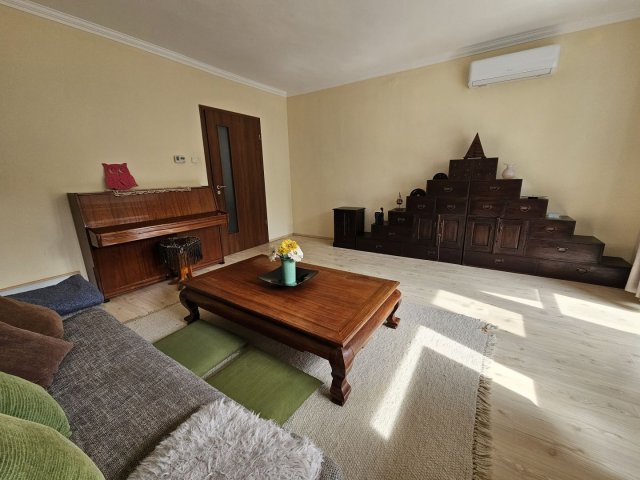 Kiadó téglalakás, albérlet, Debrecenben 280 E Ft / hó, 3 szobás