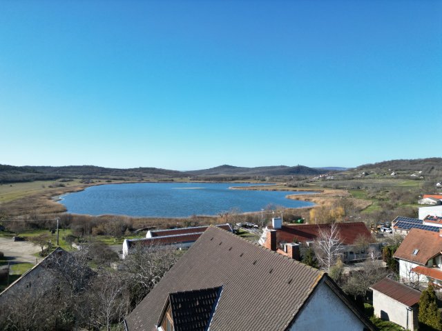 Eladó családi ház, Tihanyban, Csokonai utcában 666.6 M Ft