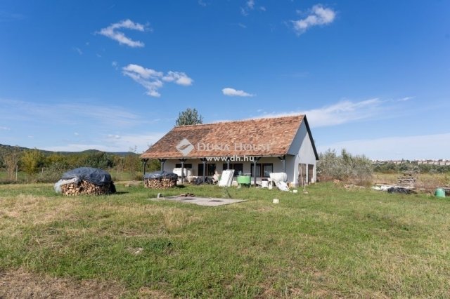 Eladó családi ház, Pomázon 199 M Ft, 5 szobás