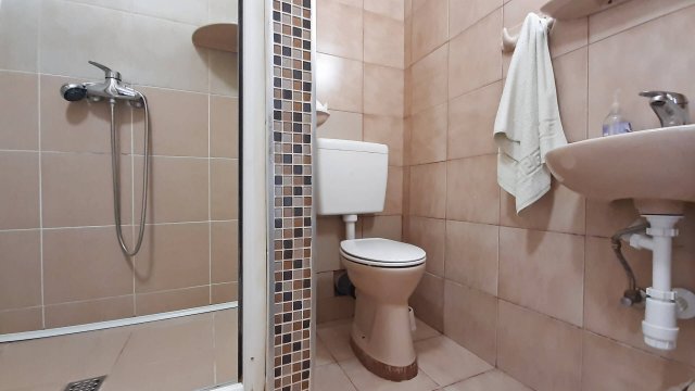 Eladó családi ház, Sopronban 150 M Ft, 10 szobás
