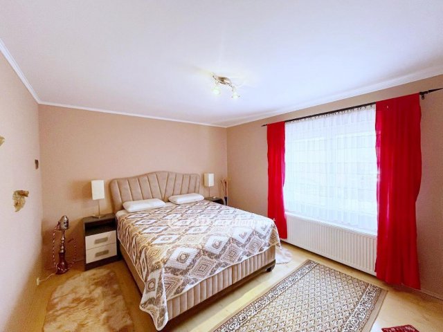 Eladó családi ház, Pécelen 92.9 M Ft, 3 szobás