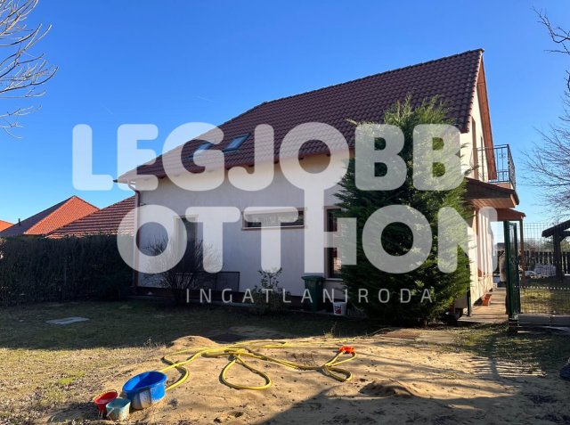Eladó családi ház, Cegléden 195 M Ft, 5 szobás