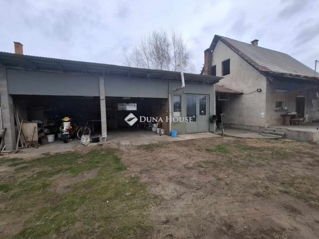Eladó családi ház, Farmoson 29.5 M Ft, 3 szobás