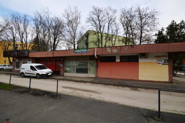 Eladó üzlethelyiség, Százhalombattán 112 M Ft, 4 szobás