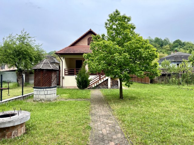 Eladó családi ház, Váraszón 97.9 M Ft, 4 szobás