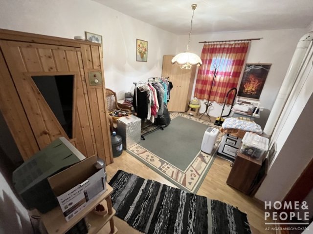 Eladó családi ház, Kiszomboron 33.299 M Ft, 2+1 szobás
