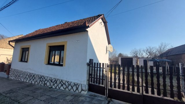 Eladó családi ház, Dombóváron 19.9 M Ft, 3 szobás