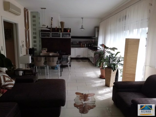 Eladó téglalakás, Budapesten, XIV. kerületben 99 M Ft, 3 szobás