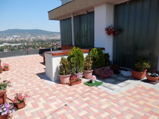 Eladó panellakás, Pécsett 54.9 M Ft, 3 szobás