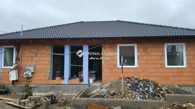 Eladó családi ház, Érden 104 M Ft, 4 szobás