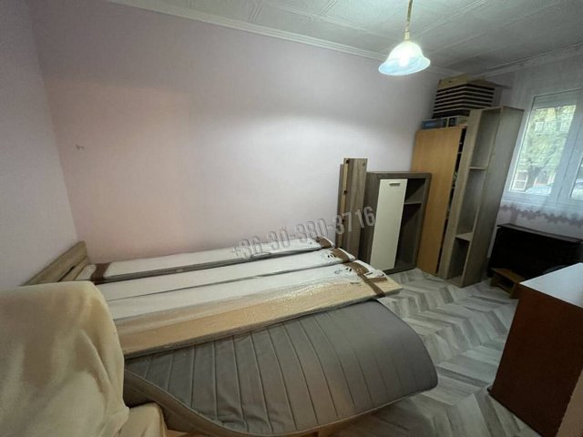 Eladó téglalakás, Dunaújvárosban 22.4 M Ft, 1+1 szobás