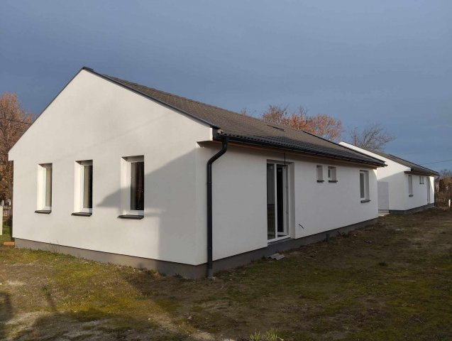 Eladó ikerház, Győrságon 67 M Ft, 3 szobás