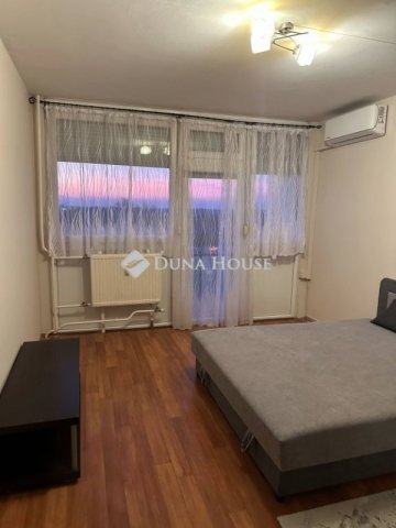 Kiadó panellakás, albérlet, Debrecenben 200 E Ft / hó, 2 szobás