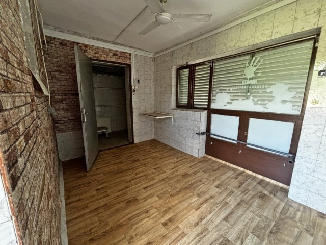Eladó üzlethelyiség, Nagykanizsán 9.9 M Ft, 1 szobás