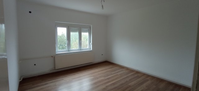 Eladó téglalakás, Veszprémben 69.9 M Ft, 3 szobás