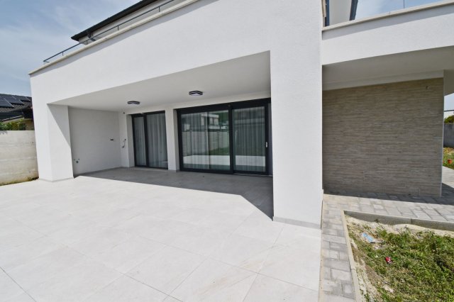 Kiadó családi ház, albérlet, Debrecenben 900 E Ft / hó