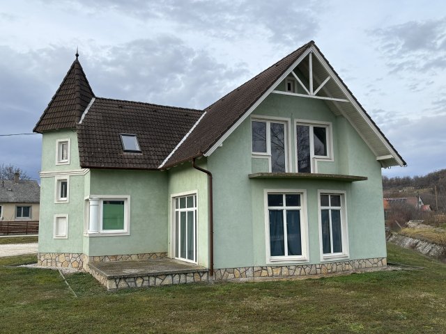 Eladó családi ház, Balatonszőlősön 95 M Ft, 6 szobás