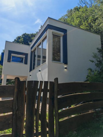 Eladó családi ház, Tatabányán 49.99 M Ft, 2 szobás