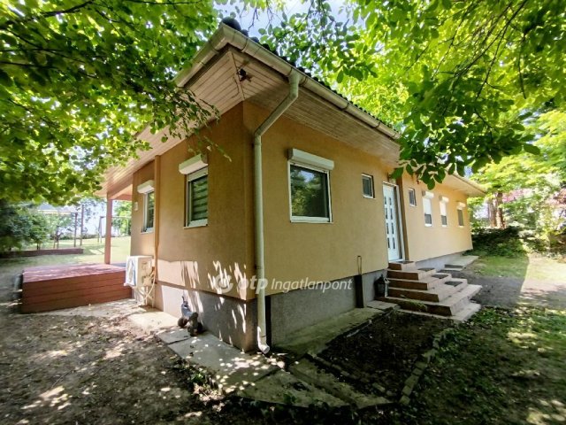Eladó családi ház, Lothárd 55 M Ft, 4 szobás