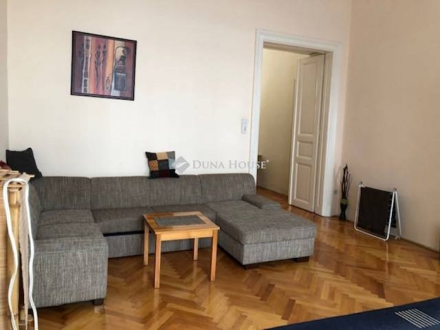 Kiadó téglalakás, albérlet, Budapesten, VI. kerületben
