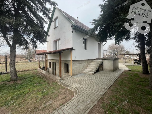 Eladó családi ház, Kecskeméten 32.7 M Ft, 1 szobás
