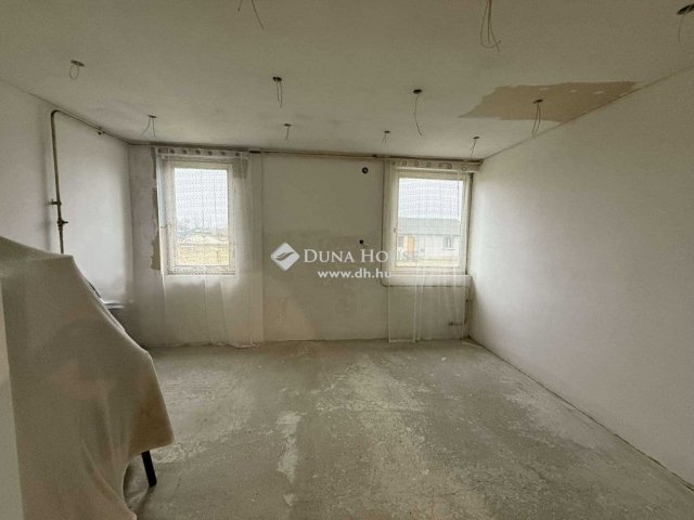 Eladó családi ház, Izsákon 28.99 M Ft, 4 szobás