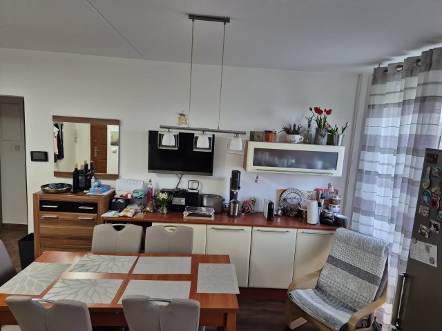 Eladó panellakás, Pécsett, Csikor Kálmán utcában 46.2 M Ft