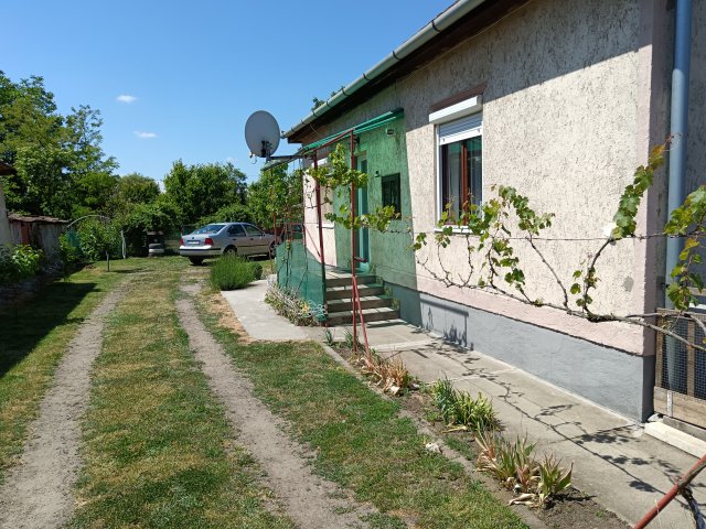 Eladó családi ház, Erdőtelken 20 M Ft, 3 szobás