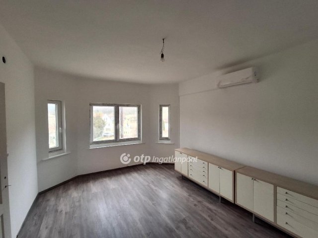 Eladó családi ház, Szécsényen 25.99 M Ft, 2 szobás