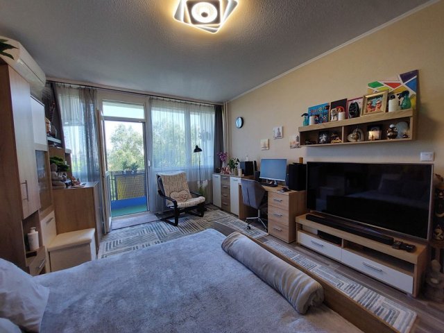 Eladó panellakás, Szentendrén 67.5 M Ft, 2 szobás