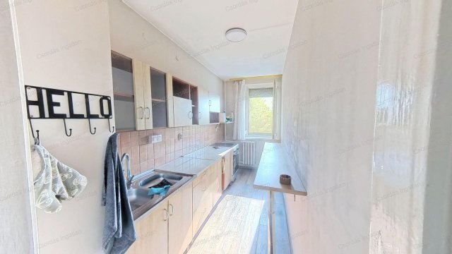 Eladó panellakás, Ajkán 31.5 M Ft, 2 szobás