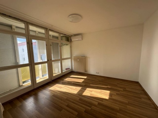 Kiadó téglalakás, albérlet, Pécsett 150 E Ft / hó, 2 szobás