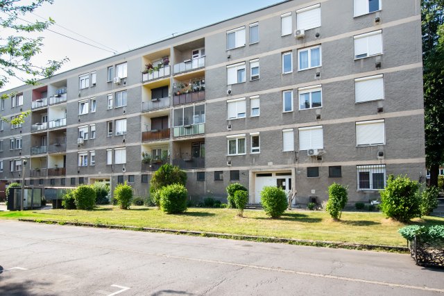 Eladó téglalakás, Miskolcon, Stadion utcában 23.5 M Ft