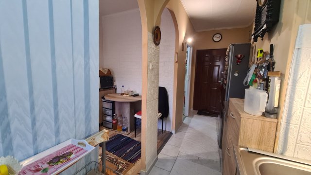 Eladó panellakás, Pécsett 31.9 M Ft, 1 szobás