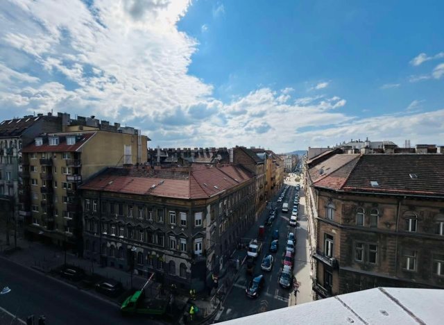Eladó téglalakás, Budapesten, XIV. kerületben 210 M Ft, 8 szobás